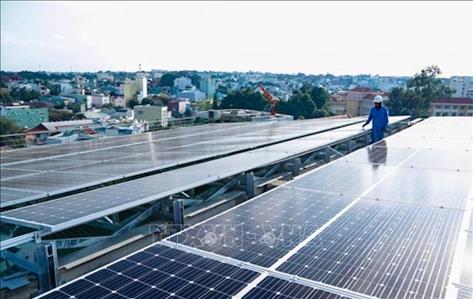 Trong ảnh: Các công trình điện mặt trời mất nguồn thu vì áp lực cắt giảm điện phát lên lưới. Ảnh: Hoài Nam - TTXVN