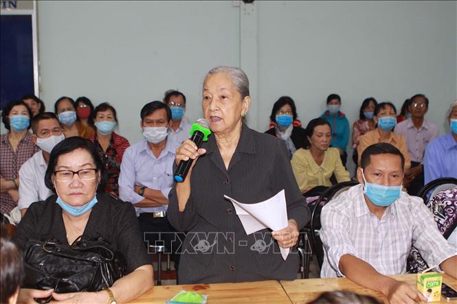 Bà Nguyễn Thị Nguyệt, đại diện người cao tuổi phường Cô Giang, Quận 1 phát biểu tại Hội nghị đối thoại với người cao tuổi về chính sách người cao tuổi. Đây là dịp để các cấp hội, người cao tuổi Thành phố Hồ Chí Minh cùng lãnh đạo các ban, ngành trao đổi, thảo luận, giải đáp kiến nghị và đề xuất các vấn đề liên quan đến người cao tuổi, công tác hội và thực hiện Luật người cao tuổi. Ảnh: Thanh Vũ - TTXVN