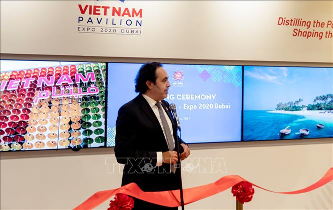 Ông Omar Shehadeh - Tổng Phụ trách các nước tham dự EXPO 2020 Dubai, chúc mừng và cảm ơn Việt Nam tham gia EXPO 2020 Dubai. Ảnh TTXVN phát
