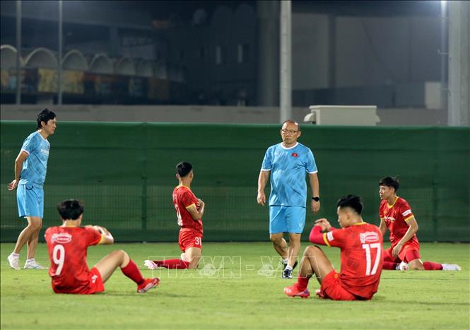 Photo: Head coach Park Hang Seo and Vietnamese players during their training session. Photo: Nhật Đoàn