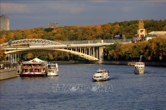 Trong ảnh: Mùa thu vàng bên hai bên bờ sông Moskva. Ảnh: Trần Hiếu - PV TTXVN tại Nga