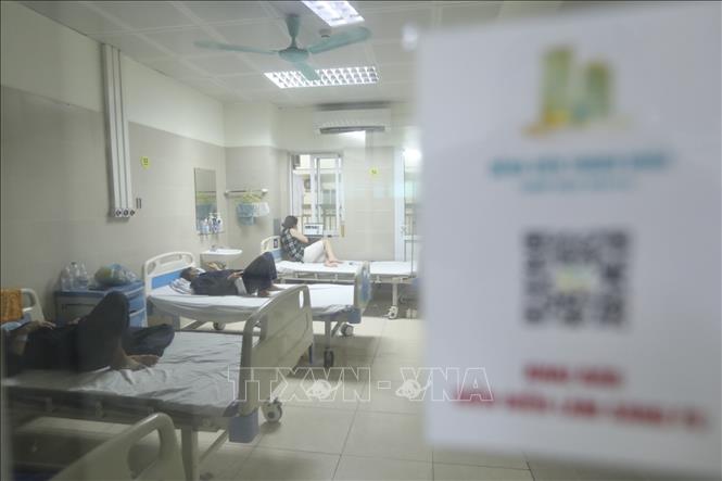 Trong ảnh: Khu vực cách ly riêng biệt dành cho bệnh nhân và người nhà bệnh nhân chuyển từ bệnh viện Việt Đức đến bệnh viện Thanh Nhàn. Ảnh: Minh Quyết - TTXVN