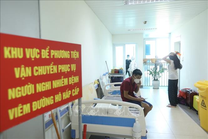 Trong ảnh: Khu vực cách ly riêng biệt dành cho bệnh nhân và người nhà bệnh nhân chuyển từ bệnh viện Việt Đức đến bệnh viện Thanh Nhàn. Ảnh: Minh Quyết - TTXVN