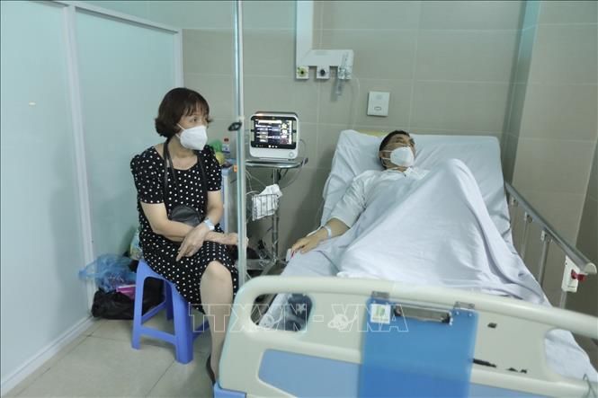 Trong ảnh: Những bệnh nhân nặng được bố trí phòng, giường bệnh và thiết bị máy móc đầy đủ phục vụ công tác tiếp tục điều trị cho người bệnh. Ảnh: Minh Quyết - TTXVN