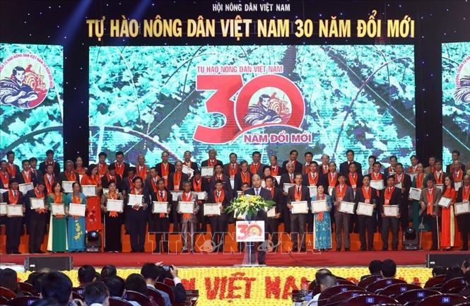 Trong ảnh: Thủ tướng Nguyễn Xuân Phúc dự và phát biểu tại chương trình 
