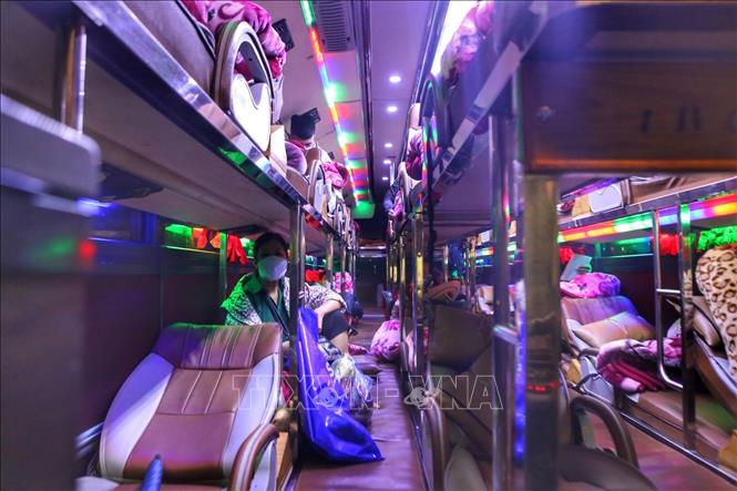 Chuyến Hà Nội-Cao Bằng tối nay có 21 hành khách. Ảnh: Tuấn Đức - TTXVN