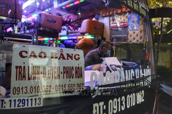 Chuyến Hà Nội-Cao Bằng tối nay là chuyến liên tỉnh đầu tiên rời bến xe Mỹ Đình sau hơn 2 tháng giãn cách. Ảnh: Tuấn Đức - TTXVN
