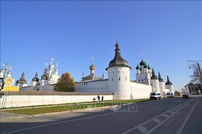 Khu Bảo tàng - bảo tồn Kremlin của Rostov Velikyi nhìn từ bên ngoài. Ảnh: 	
Bùi Duy Trinh-Pv TTXVN tại LB Nga