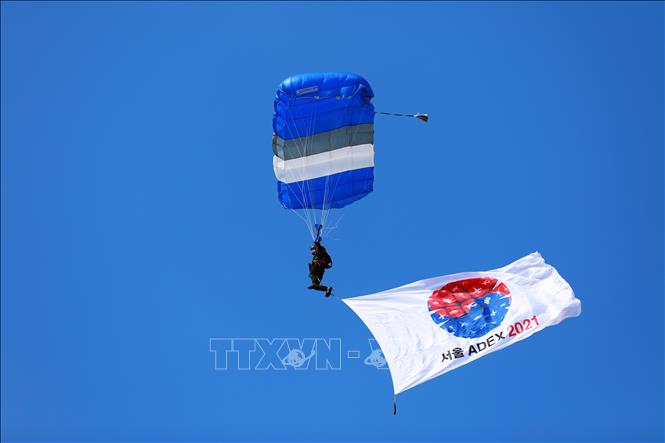 Lực lượng không quân tham gia biểu diễn tại triển lãm. Ảnh: Anh Nguyên, PV TTXVN tại Hàn Quốc