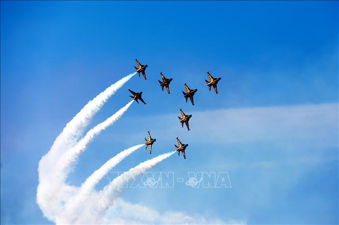 Đội bay Black Eagles của lực lượng không quân Hàn Quốc trình diễn bay tại triển lãm. Ảnh: Anh Nguyên, PV TTXVN tại Hàn Quốc