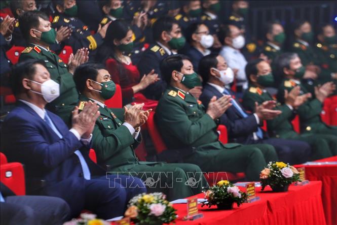 Trong ảnh: Các đại biểu dự chương trình giao lưu văn nghệ 