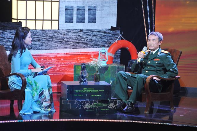 Trong ảnh: Giao lưu với Nhà nghiên cứu lịch sử Quân sự - Đại tá PGS TS Trần Ngọc Long tại chương trình. Ảnh: Minh Đức – TTXVN