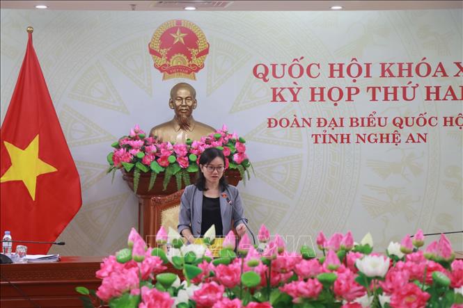 Quốc hội: Quốc hội là nơi tập trung các lãnh đạo đầu não của đất nước, thể hiện sự đoàn kết và định hướng phát triển của Việt Nam. Để hiểu rõ hơn về các quyết định và chính sách được đưa ra trong Quốc hội, hãy xem hình ảnh liên quan đến Quốc hội.