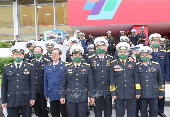 Các cựu chiến binh Hải quân về dự Lễ kỷ niệm. Ảnh: Trọng Đức - TTXVN