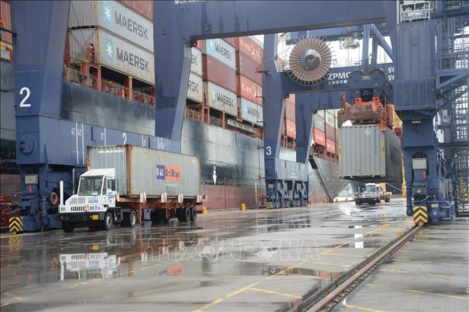 Photo: The Cai Lan International Container Terminal (CICT) in the northern province of Quang Ninh. VNA Photo