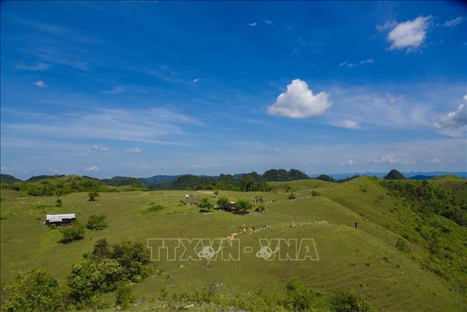 Trong ảnh: Vẻ đẹp tự nhiên yên bình và quyến rũ núi Nàng Tiên, tỉnh Lạng Sơn. Ảnh: TTXVN phát