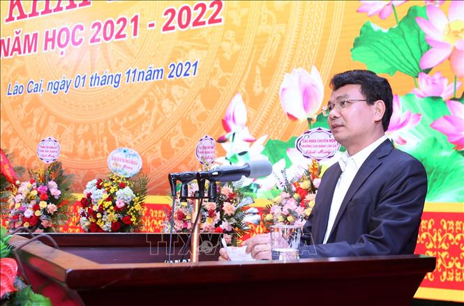 Trong ảnh: Đồng chí Đặng Xuân Phong, Ủy viên Trung ương Đảng, Bí thư Tỉnh ủy Lào Cai phát biểu chúc mừng thầy, trò trường Cao đẳng Lào Cai. Ảnh: Quốc Khánh - TTXVN