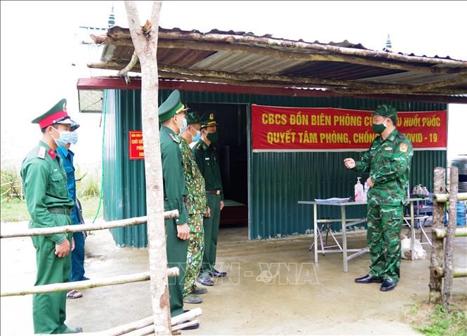 Bộ đội Biên phòng Điện Biên siết chặt kiểm soát tại 76 tổ, chốt trên tuyến biên giới nhằm chủ động ngăn chặn dịch COVID-19 xâm nhiễm vào nội địa. Ảnh: Xuân Tiến – TTXVN 

