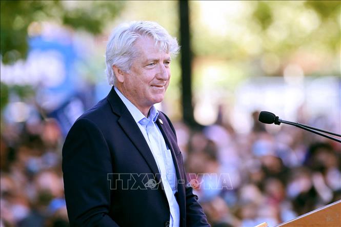 Trong ảnh: Hạ nghị sĩ Jason Miyares đã đánh bại đối thủ Mark Herring (ảnh) - ứng cử viên của đảng Dân chủ - để trở thành Tổng chưởng lý mới của bang Virginia. Ảnh: AFP/TTXVN