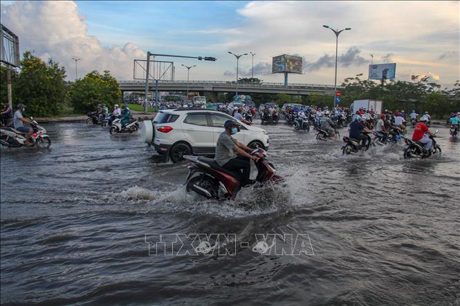Ngã tư đường Quang Trung – Võ Nguyên Giáp (quận Cái Răng) thường xuyên bị ngập sâu trong các đợt triều cường. Ảnh: Thanh Liêm - TTXVN