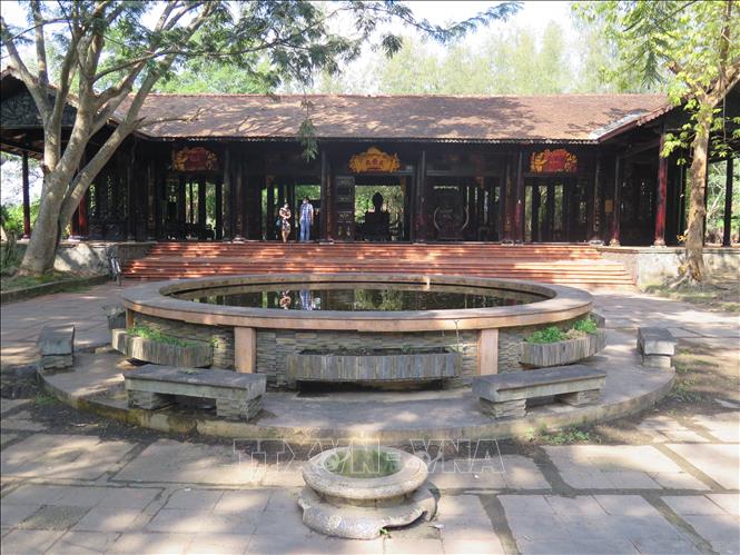 Photo: Phuoc Loc Tho old village is recognized as a tourist site with the largest number of old wooden houses with the most diverse architecture in Vietnam by the Vietnam Record Book Center. The construction of this village began in 2006. VNA Photo: Minh Hưng
