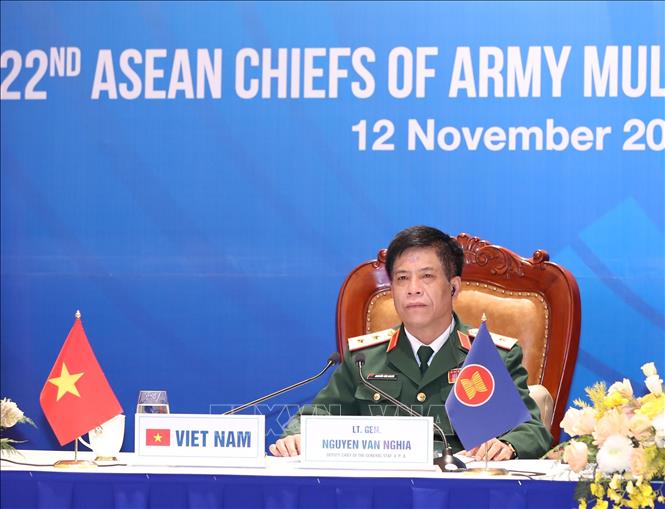 Photo: Lt. Gen. Nguyen Van Nghia, Deputy Chief of the General Staff of the Vietnam People’s Army attends the meeting. VNA Photo: Trọng Đức