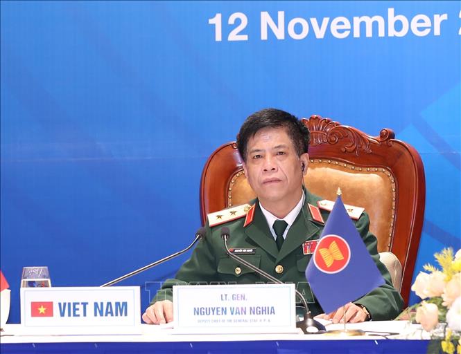 Photo: Lt. Gen. Nguyen Van Nghia, Deputy Chief of the General Staff of the Vietnam People’s Army attends the meeting. VNA Photo: Trọng Đức