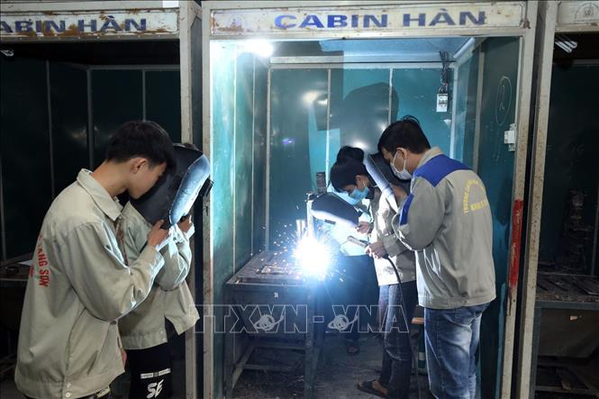 Trong ảnh: Đào tạo nghề Hàn tại Trường Cao đẳng Nghề Lạng Sơn. Ảnh: Anh Tuấn – TTXVN