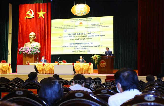 PGS.TS Lê Văn Lợi, Phó Giám đốc Học viện Chính trị quốc gia Hồ Chí Minh phát biểu khai mạc Hội thảo. Ảnh: Văn Điệp - TTXVN