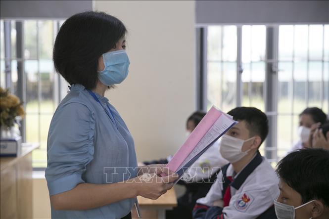 Trong ảnh: Giờ học của học sinh trường THCS Nghi Ân, thành phố Vinh. Ảnh: TTXVN