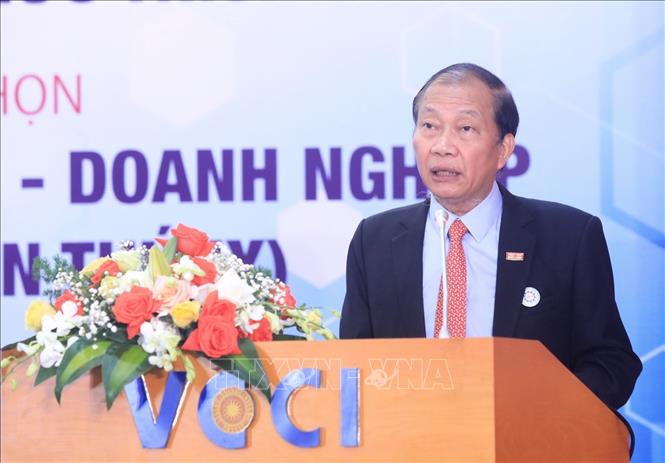 Trong ảnh:  Phó Chủ tịch VCCI Hoàng Quang Phòng phát biểu tại diễn đàn. Ảnh: Tuấn Anh - TTXVN