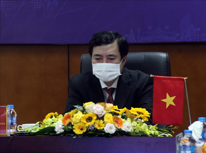 Trong ảnh: Thứ trưởng Nguyễn Nhật Tân tại điểm cầu Hà Nội. Ảnh: Trần Việt - TTXVN