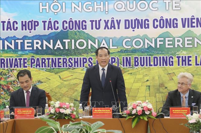 Phó Chủ tịch UBND tỉnh Lạng Sơn Dương Xuân Huyên phát biểu tại Hội nghị
Ảnh: Quang Duy - TTXVN