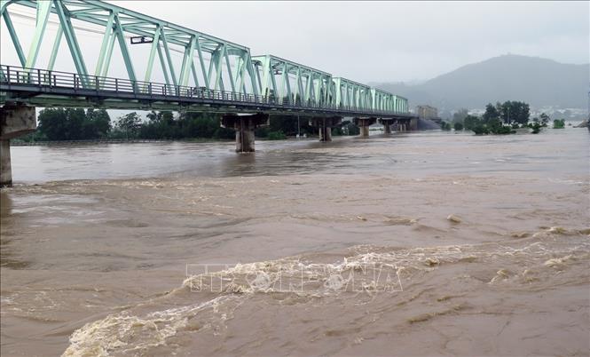 Lũ trên sông Kỳ Lộ (đoạn qua thị trấn La Hai, huyện Đồng Xuân) đang lên cao. Ảnh: Xuân Triệu - TTXVN                               