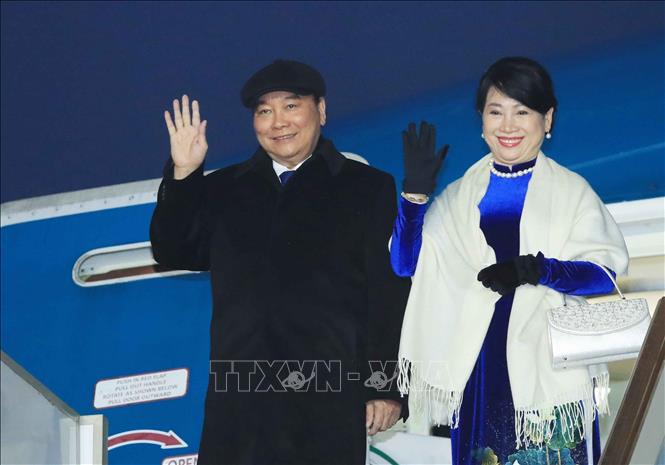 Photo: President Nguyen Xuan Phuc and his spouse arrive at Vnukovo 2 airport. VNA Photo: Thống Nhất