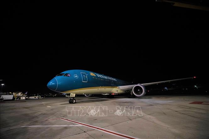 Photo: Vietnam Airlines’ plane lands at San Francisco Airport in the US on November 29. VNA Photo