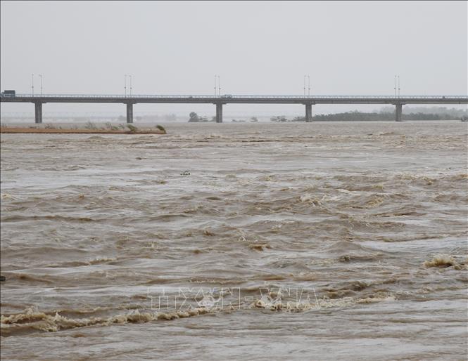 Lũ trên sông Ba qua Phú Yên vượt mức báo động 3. Ảnh: Phạm Cường-TTXVN