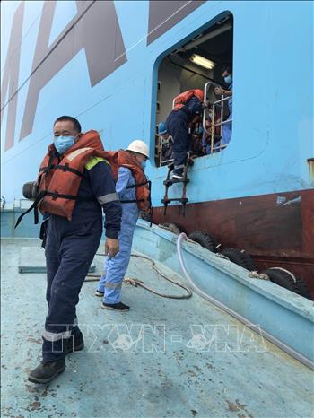 Photo: The sailors are brought ashore by MATHILDE MAERSK ship./.