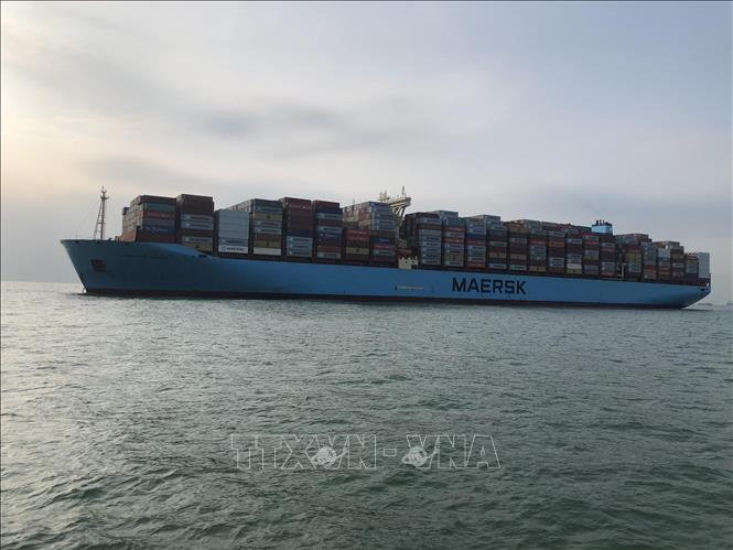 Photo: MATHILDE MAERSK ship is offshore Ba Ria-Vung Tau province./.