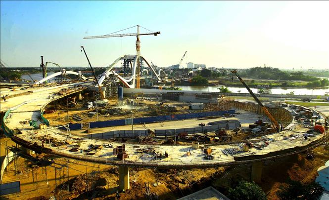 Trong ảnh: Phía đầu quận Ngô Quyền, Hải An, cầu Rào có 2 đường dẫn hình tròn kết nối với đường giao thông hiện tại. Ảnh: An Đăng - TTXVN