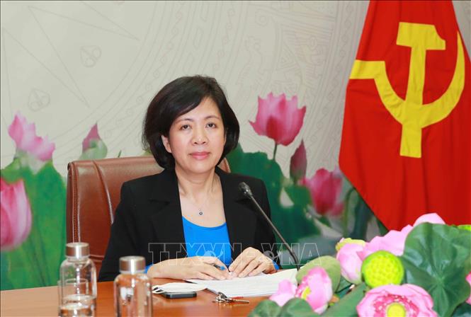Đồng chí Nguyễn Thị Hoàng Vân, Phó Trưởng Ban Đối ngoại Trung ương tại Hội nghị trực tuyến. Ảnh: Phương Hoa - TTXVN