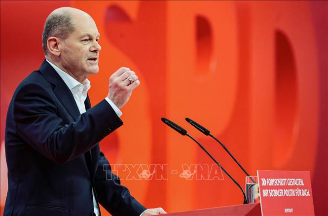 Trong ảnh: Tân Thủ tướng Đức Olaf Scholz phát biểu tại Đại hội đảng của Dân chủ Xã hội (SPD) được tổ chức theo hình thức trực tuyến tại Berlin ngày 11/12/2021. Ảnh: AFP/TTXVN