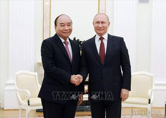 Photo: President Nguyen Xuan Phuc (L) holds talks with Russian counterpart Vladimir Putin on November 30, 2021 as part of his official visit to Russia at the invitation of Russian President Vladimir Putin. VNA Photo