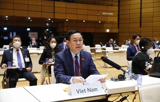 Photo: Chairman of the Vietnamese National Assembly Vuong Dinh Hue delivers his remarks at the opening of the 5th World Conference of Speakers of Parliament (WCSP5). VNA Photo: Doãn Tấn