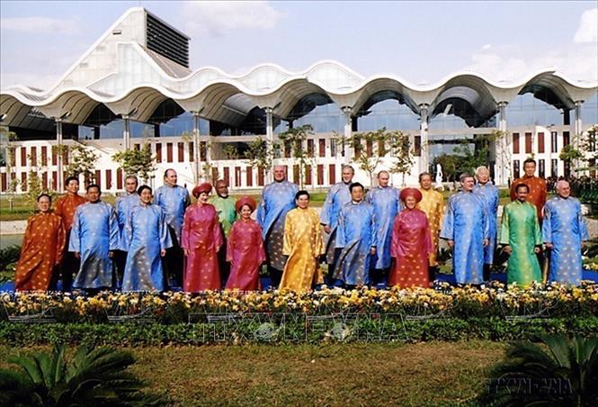 Vietnam successfully organises many important events including the APEC Summit 2006, November 18-19, 2006 in Hanoi. VNA Photo