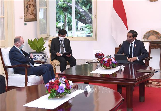 Trong ảnh: Thư ký Hội đồng An ninh LB Nga Nikolai P. Patrushev (trái) và Tổng thống Indonesia Joko Widodo (phải) tại cuộc gặp ở Jakarta ngày 13/12/2021. Ảnh: THX/TTXVN