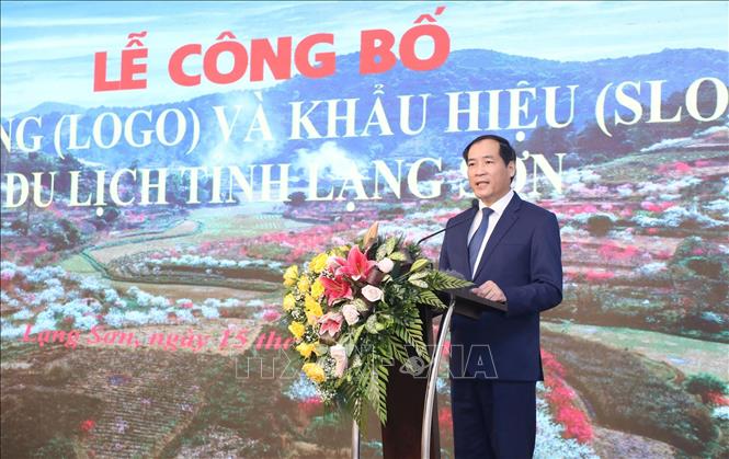 Trong ảnh: Phó Chủ tịch Thường trực UBND tỉnh Lạng Sơn Dương Xuân Huyên phát biểu tại Lễ công bố Biểu trưng và Khẩu hiệu du lịch tỉnh Lạng Sơn. Ảnh: Anh Tuấn – TTXVN