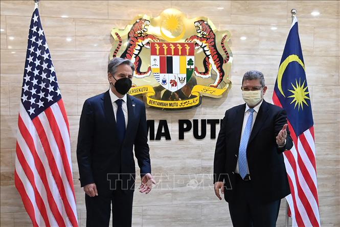 Hợp tác Malaysia-Mỹ: Hợp tác giữa Malaysia và Mỹ đang ngày càng được thúc đẩy mạnh mẽ, đem lại nhiều cơ hội mới cho cả hai nước. Khám phá ảnh về hợp tác này để tìm hiểu thêm về những lợi ích kinh tế, thương mại, quân sự và văn hóa mà đối tác này có thể đem lại.