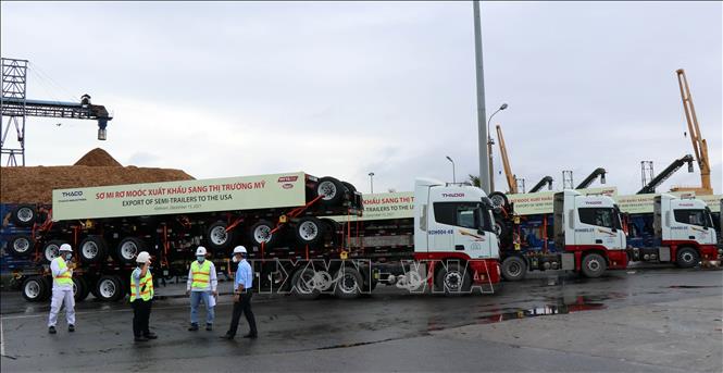 Photo: The semi-trailers exported to the US. VNA Photo: Trần Tĩnh 