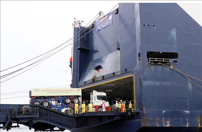 Photo: The sem-trailers exported to the US. VNA Photo: Trần Tĩnh 